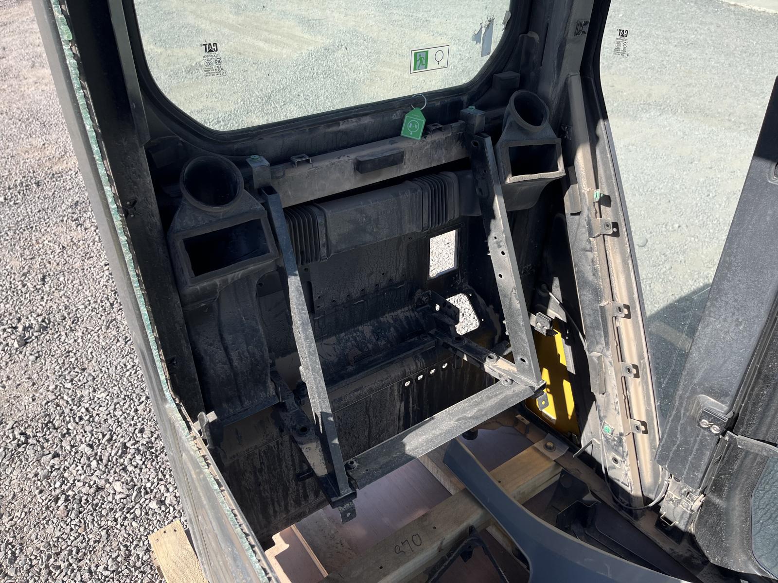 ./imagenes/INVOICE/2019/17934/CABINA PARA EXCAVADORA CATERPILLAR 336 (5).JPG